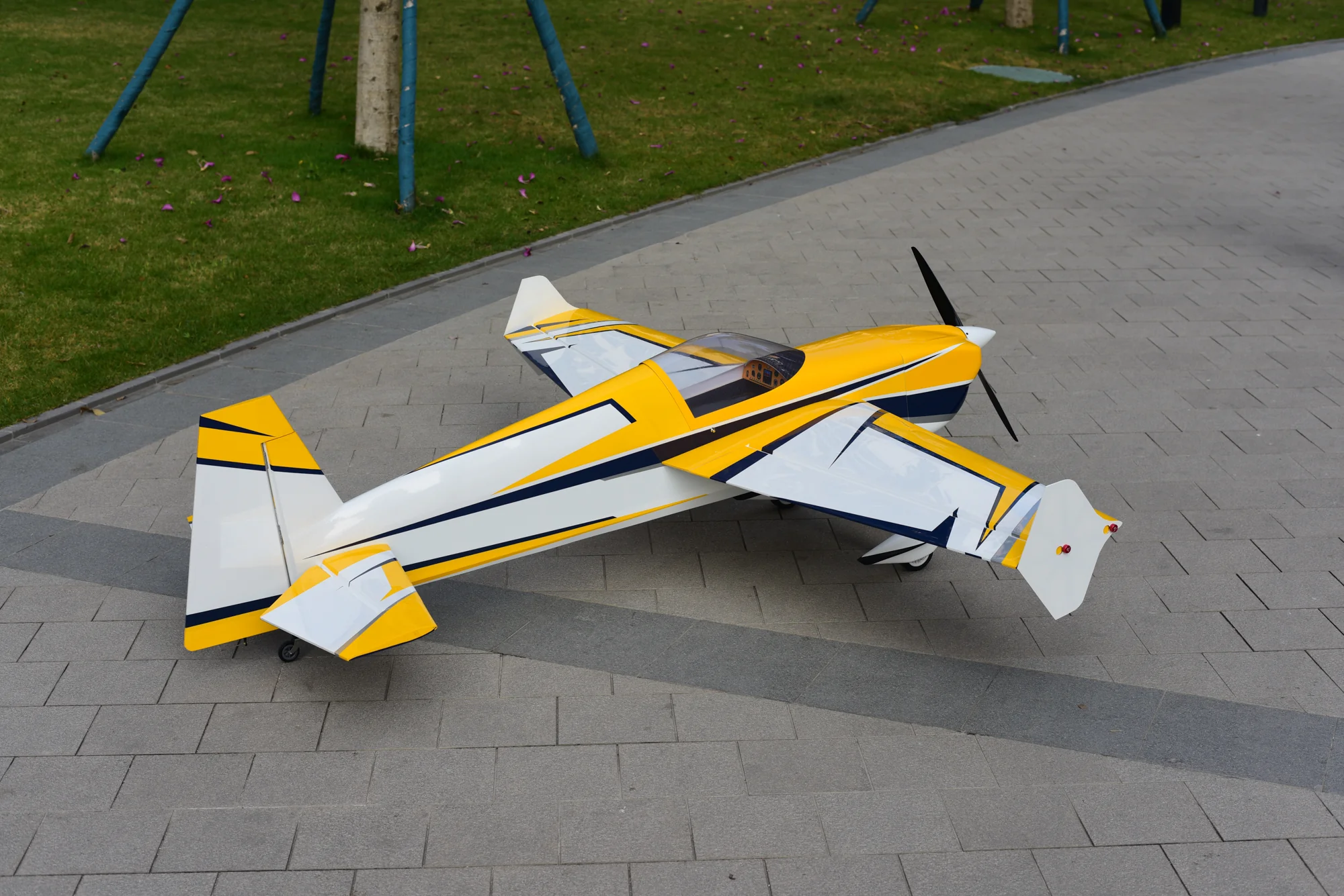SW - 74" Laser 260 - White/Yellow/Navy (D) - ARF - Image 4