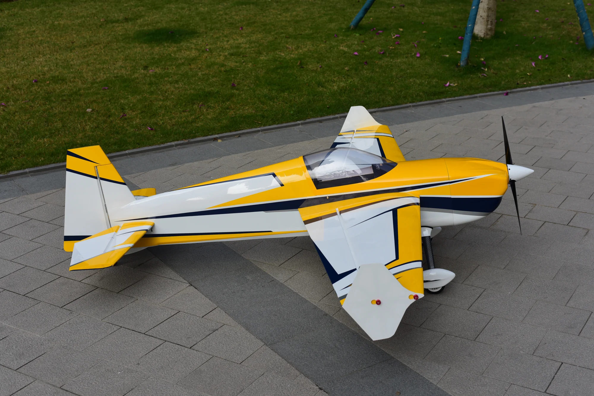 SW - 74" Laser 260 - White/Yellow/Navy (D) - ARF - Image 5
